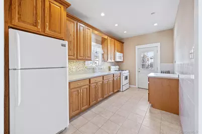 2109 Avenue R, Brooklyn, NY 11229 - Photo 12