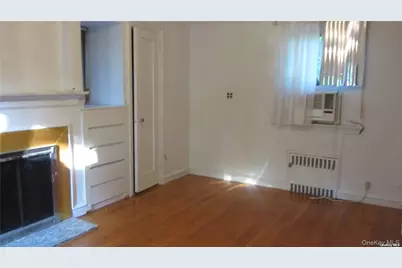 100 Hicks Lane, Great Neck, NY 11024 - Photo 10