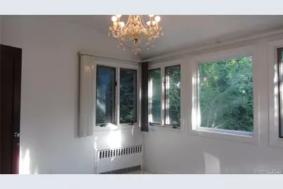 100 Hicks Lane, Great Neck, NY 11024 - Photo 8