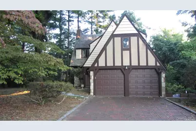 100 Hicks Lane, Great Neck, NY 11024 - Photo 1