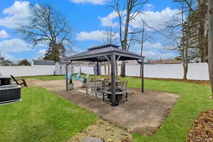 312 W 20th St, Deer Park, NY 11729 - Photo 26