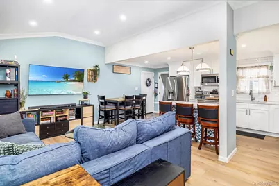 312 W 20th Street, Deer Park, NY 11729 - Photo 4