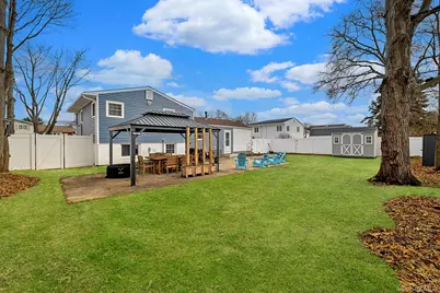 312 W 20th Street, Deer Park, NY 11729 - Photo 18