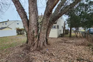 33 Parkway Blvd, Wyandanch, NY 11798 - Photo 10