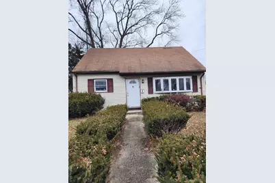 33 Parkway Boulevard, Wyandanch, NY 11798 - Photo 2