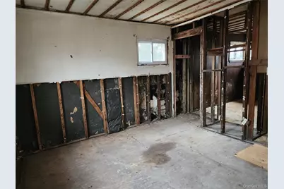 33 Parkway Boulevard, Wyandanch, NY 11798 - Photo 18