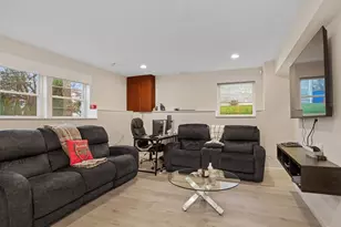 38 Kathwood Rd, White Plains, NY 10607 - Photo 32