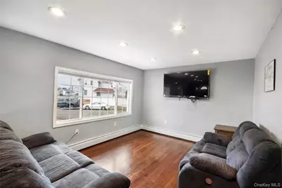 505 Madison Avenue, Brentwood, NY 11717 - Photo 8