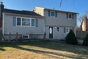 18 Lark Dr, Centereach, NY 11720 - Photo 2