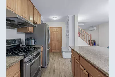 11109 75th Road, Forest Hills, NY 11375 - Photo 10