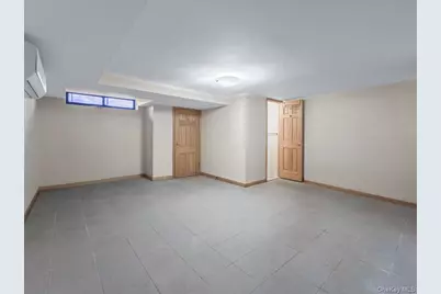 11109 75th Road, Forest Hills, NY 11375 - Photo 18