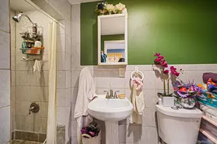 50 Meadowbrook Dr, Brentwood, NY 11717 - Photo 14