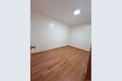 152-12 Peck Avenue, Flushing, NY 11355 - Photo 6