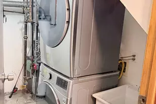 152-12 Peck Ave, Flushing, NY 11355 - Photo 12