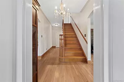 180 Kneeland Avenue, Yonkers, NY 10705 - Photo 8