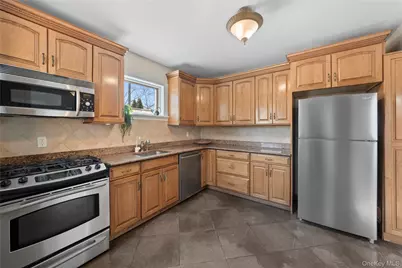 180 Kneeland Avenue, Yonkers, NY 10705 - Photo 16
