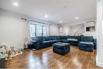 15 Sinclair Martin Drive, Roslyn, NY 11576 - Photo 8