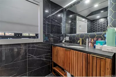 15 Sinclair Martin Drive, Roslyn, NY 11576 - Photo 20