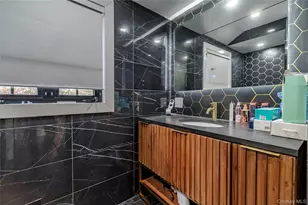 15 Sinclair Martin Dr, Roslyn, NY 11576 - Photo 20