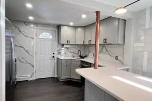 137 Center Ln, Levittown, NY 11756 - Photo 14