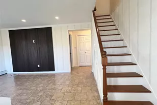 137 Center Ln, Levittown, NY 11756 - Photo 4