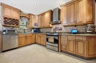 63-45 77th Pl, Middle Village, NY 11379 - Photo 12