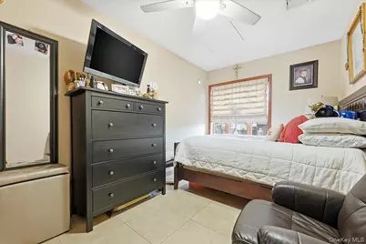 63-45 77th Place, Middle Village, NY 11379 - Photo 18