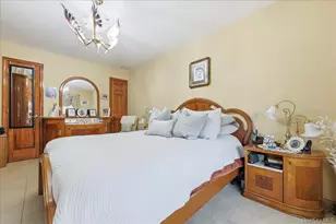 63-45 77th Pl, Middle Village, NY 11379 - Photo 16