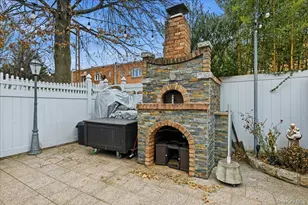 63-45 77th Pl, Middle Village, NY 11379 - Photo 24