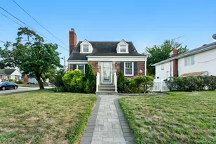 40 Hendrickson Ave, Lynbrook, NY 11563 - Photo 2