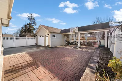 215 Rudolf Road, Mineola, NY 11501 - Photo 10