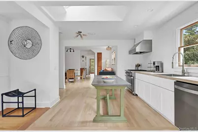 32 Cooper Street, Southampton, NY 11968 - Photo 8