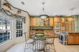 148 Country Club Dr, Commack, NY 11725 - Photo 16