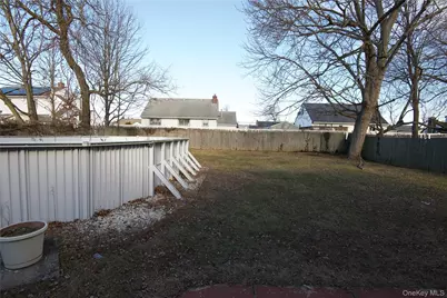 528 14th Street, West Babylon, NY 11704 - Photo 2