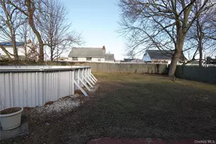 528 14th St, West Babylon, NY 11704 - Photo 2