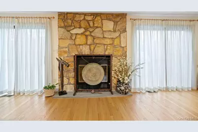 230 Hamlet Drive, Jericho, NY 11753 - Photo 8