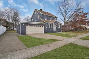 39 Acacia Ave, Hempstead, NY 11550 - Photo 2