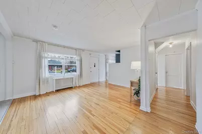 114 Monroe Avenue, Patchogue, NY 11772 - Photo 10