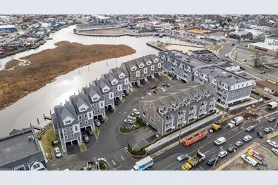 422 Marina Pointe Drive #422, East Rockaway, NY 11518 - Photo 24