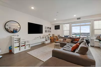 422 Marina Pointe Drive #422, East Rockaway, NY 11518 - Photo 2