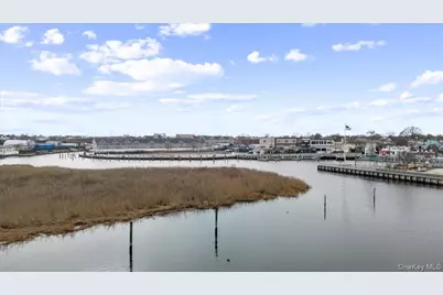 422 Marina Pointe Drive #422, East Rockaway, NY 11518 - Photo 20