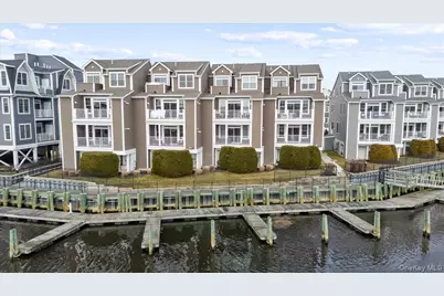 422 Marina Pointe Drive #422, East Rockaway, NY 11518 - Photo 22