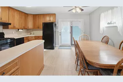 47 Vincent Road, Hicksville, NY 11801 - Photo 6