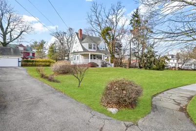 8 The Serpentine, New Rochelle, NY 10801 - Photo 2