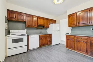 129 E Woodside Ave, Patchogue, NY 11772 - Photo 8