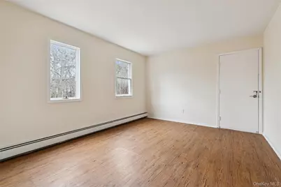 129 E Woodside Avenue, Patchogue, NY 11772 - Photo 20