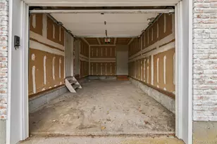 129 E Woodside Ave, Patchogue, NY 11772 - Photo 34