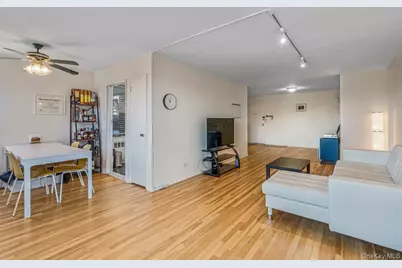 18-50 211 Street #6B, Bayside, NY 11360 - Photo 6