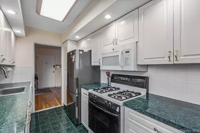 18-50 211 Street #6B, Bayside, NY 11360 - Photo 8