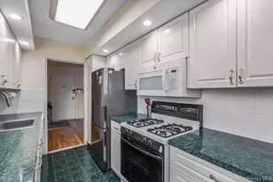 18-50 211th St, Bayside, NY 11360 - Photo 8